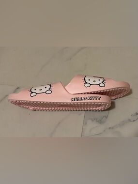 Bold Pink Hello Kitty Slides with Iconic Print(7 1/2-8)size